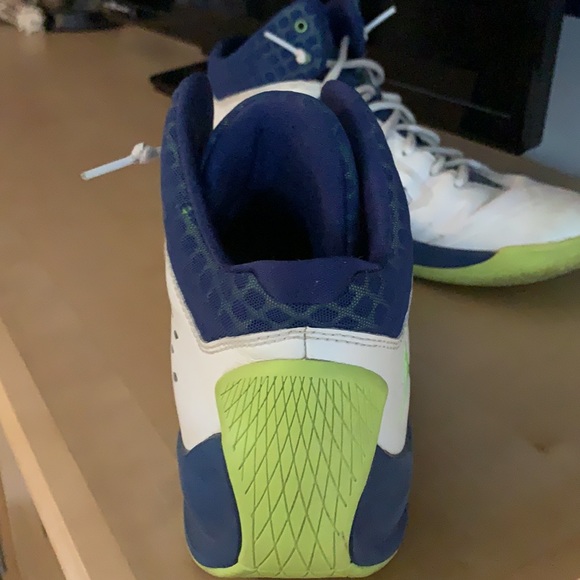 Men’s Jordan’s Basketball Shoes - Picture 4 of 5